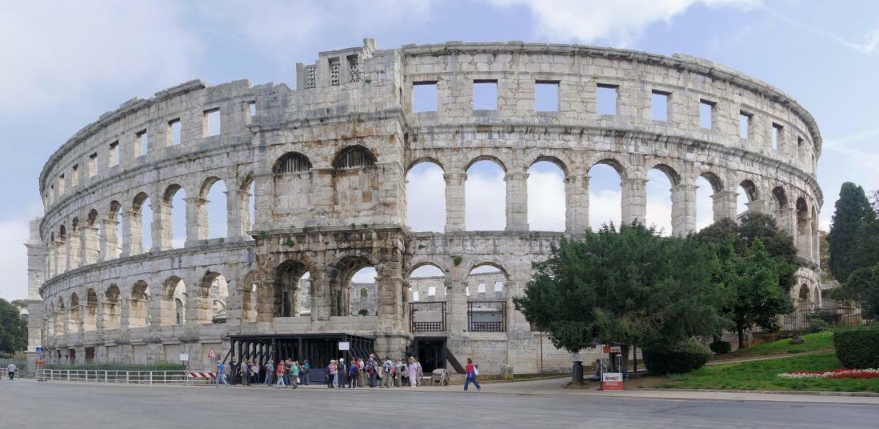 Apartment Danijela I Pula Luaran gambar